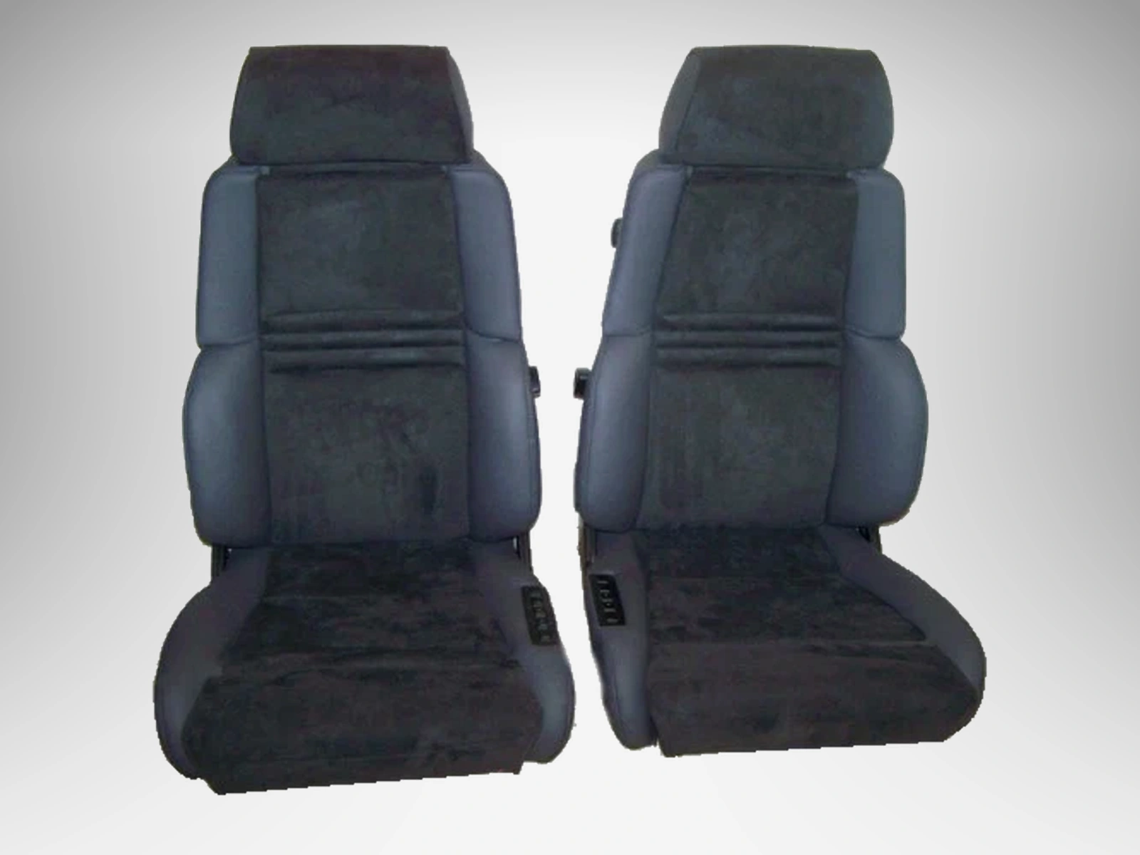 2 recaro orthopaed 94 sitze dunkelgrau leder alcantara mit klimapaket 01 referenzhintergrund Autopolsterei Recaro Orthopäd 94 dunkelgrau, zwei neu bezogene Sitze in dunkelgrau – Ansicht 1