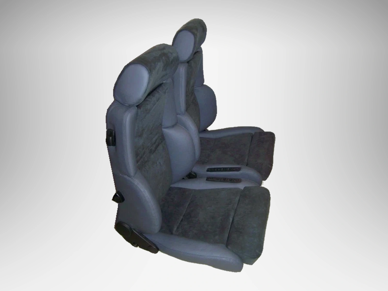 2 recaro orthopaed 94 sitze dunkelgrau leder alcantara mit klimapaket 02 referenzhintergrund Autopolsterei Recaro Orthopäd 94 dunkelgrau, zwei neu bezogene Sitze in dunkelgrau – Ansicht 2