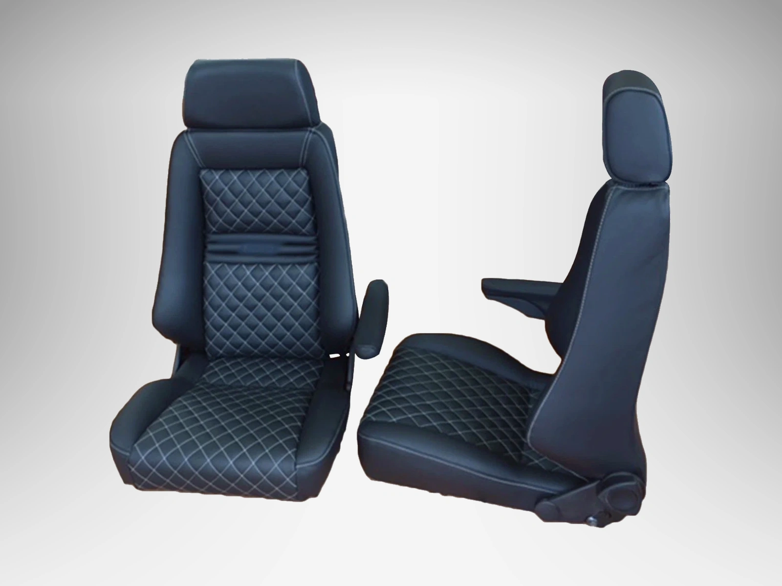 2 recaro specialist s sitze schwarz leder mit rautenmuster und armlehnen 04 referenzhintergrund Autopolsterei Recaro Specialist S schwarz – Ausführung schwarz, Produktansicht 4