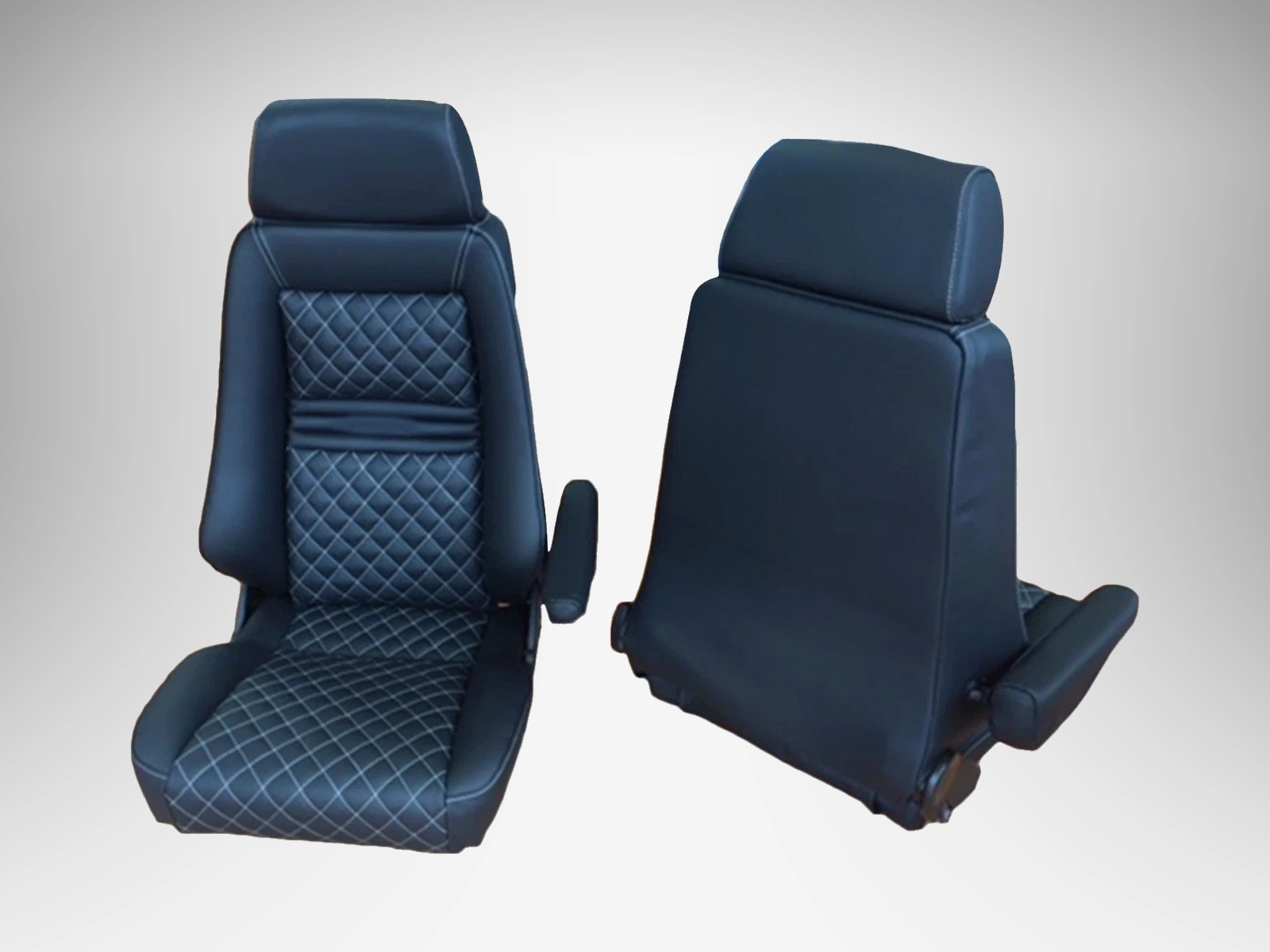 2 recaro specialist s sitze schwarz leder mit rautenmuster und armlehnen 06 referenzhintergrund Autopolsterei Recaro Specialist S schwarz – Ausführung schwarz, Produktansicht 6