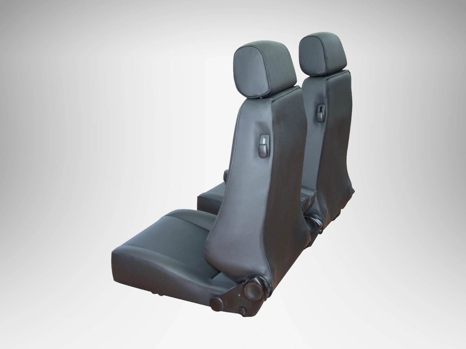 2 recaro specialist s sitze schwarz mit armlehnen neu bezogen 04 referenzhintergrund Autopolsterei Recaro Specialist S schwarz Armlehnen – Ausführung schwarz, Produktansicht 4