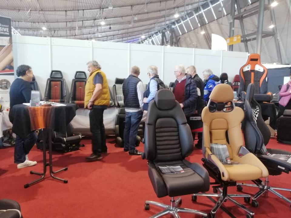 KLA 2770663406 12 Autopolsterei Bürostuhl aus Recaro Sportster CS Leder Porsche Pepita neu bezoge – Bild 12