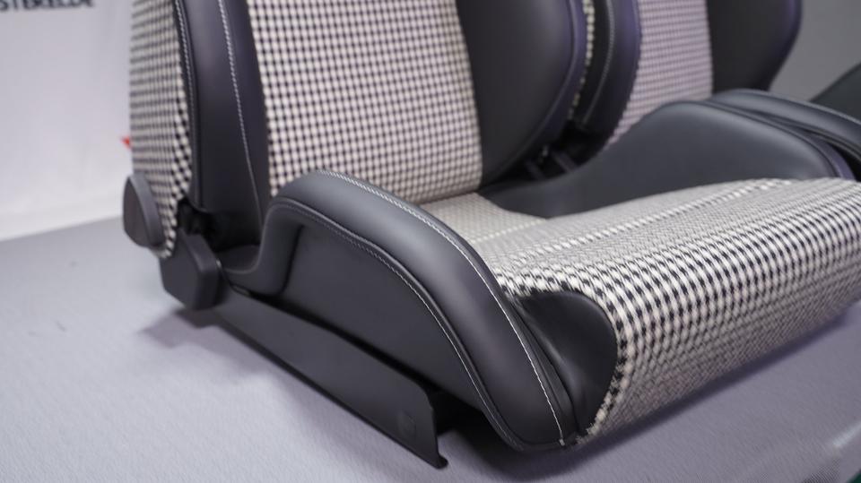 KLA 2915140990 07 Autopolsterei 2 Recaro Sportster CS Leder-Pepita für Porsche 911 neu bezogen – Bild 7
