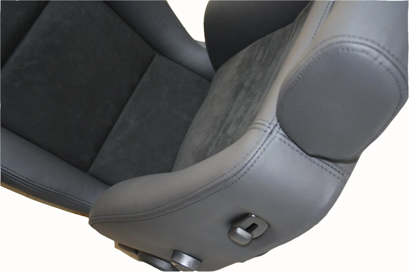 RECARO Ergomed DS Leder Alcantara schwarz – Bild 7 Autopolsterei RECARO Ergomed DS Sitzpaar in schwarzem Leder und Alcantara, Klimapaket, Foto 7 von 7