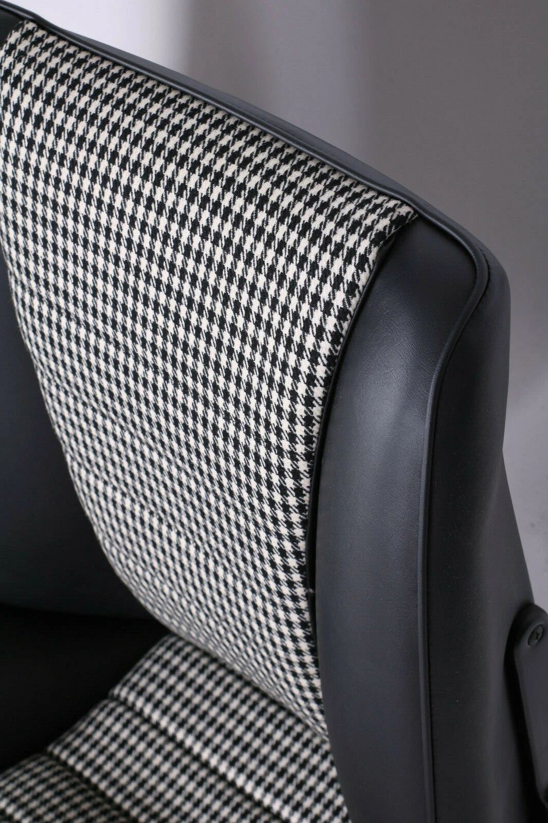 RECARO Idealsitz S Pepita Porsche 911 SWB – Bild 7 Autopolsterei RECARO Idealsitz S Pepita Porsche 911 SWB – Produktbild 7