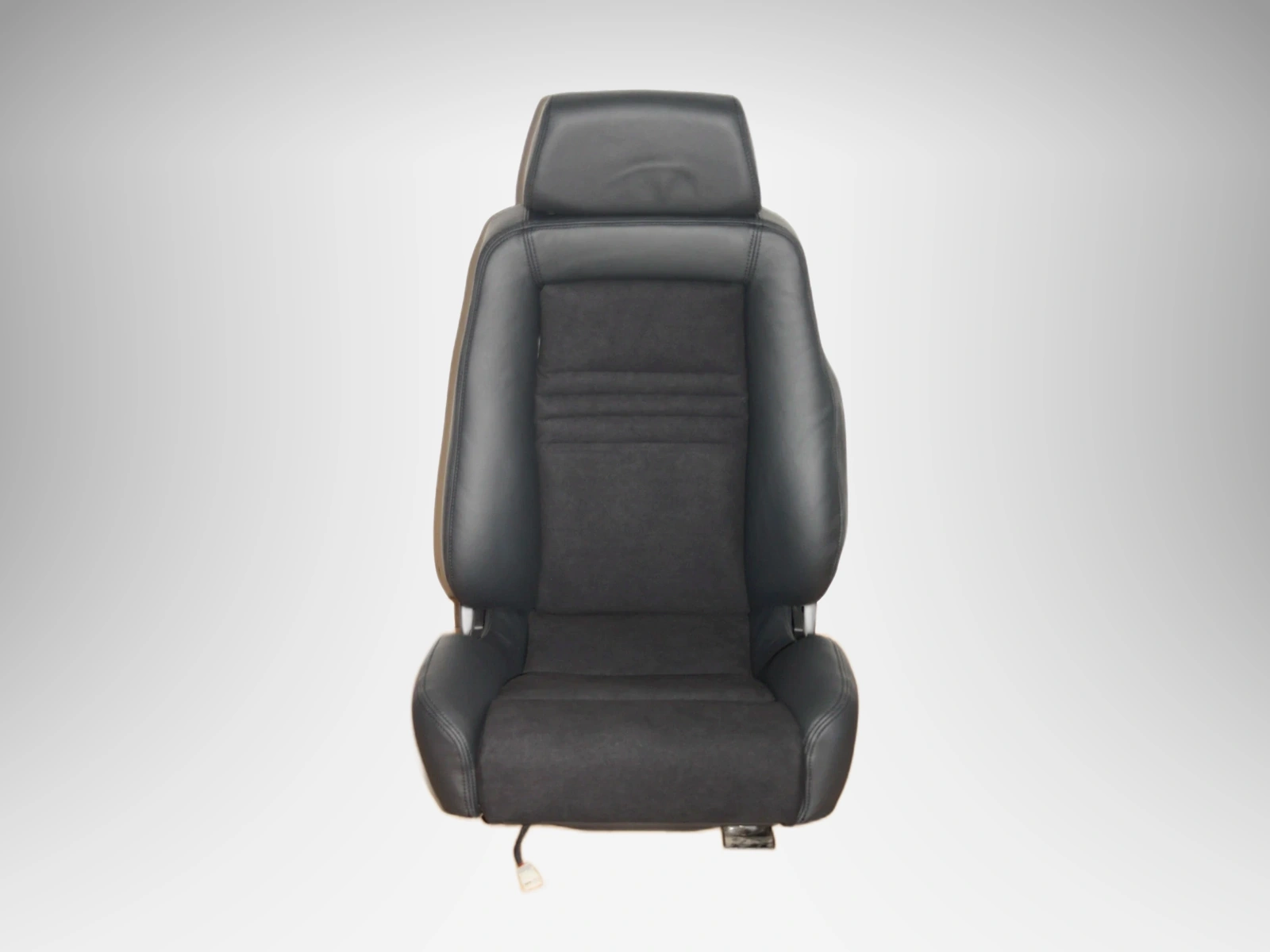 recaro ergomed es einzelsitz mit klimapaket leder alcantara schwarz 01 referenzhintergrund Autopolsterei Recaro Ergomed ES schwarz – Produktansicht 1