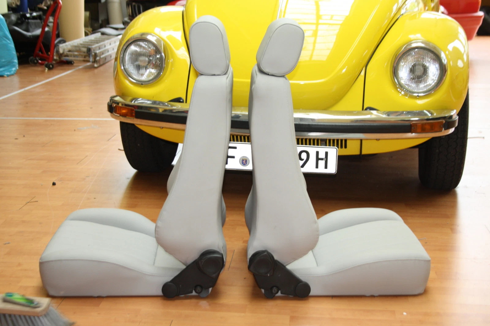 s l1600 124 Autopolsterei RECARO Specialist S Sitze graues Kunstleder Pfeifennaht